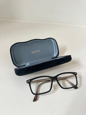 Gucci Glasses & Velvet Eyewear Case in Black